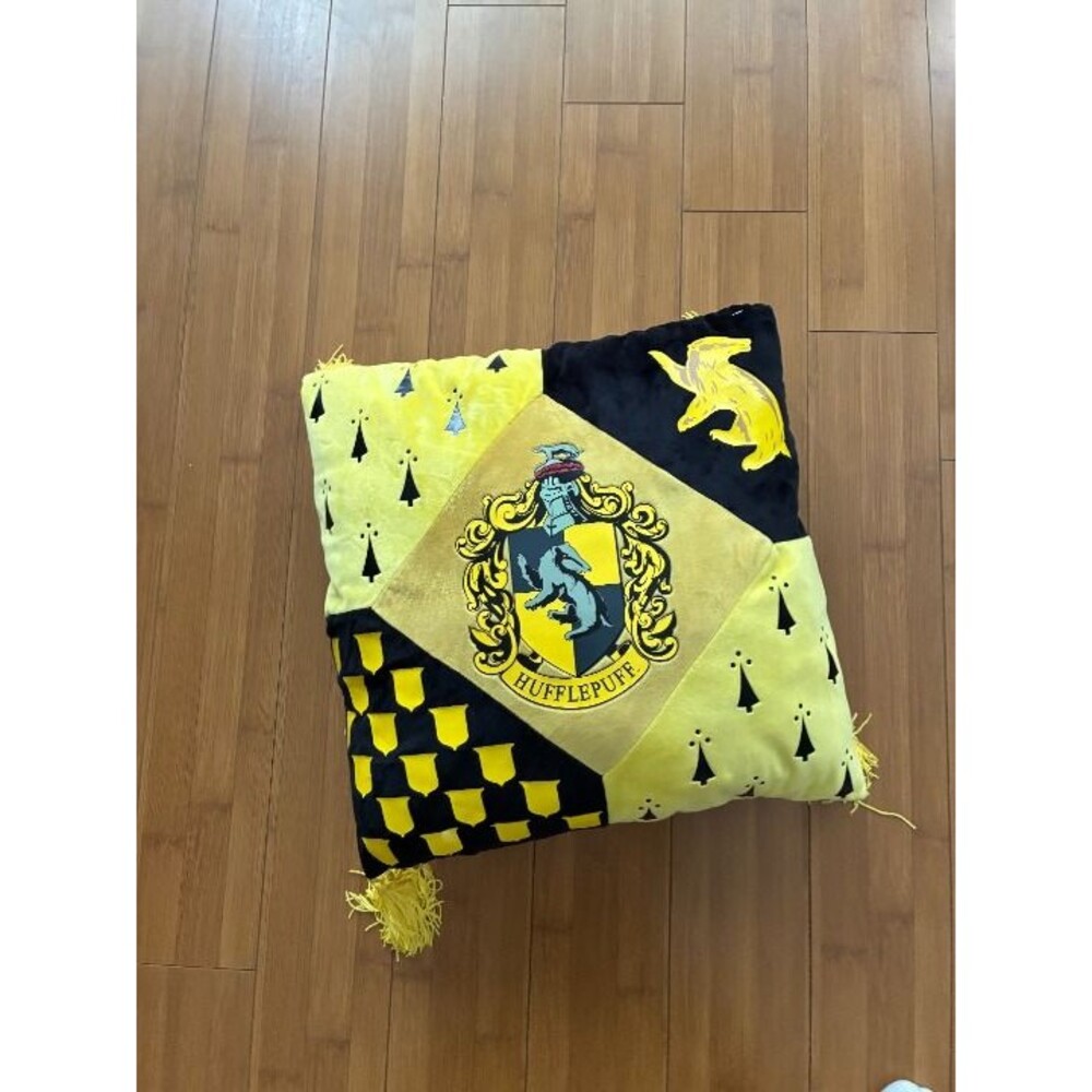 Harry Potter Hufflepuff Tassled Throw Pillow Warner Bros London Tour Studio